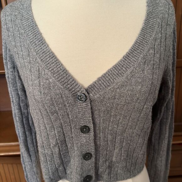 Women’s American Eagle Cropped Cardigan, Size XS - Picture 2 of 9